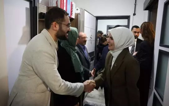 Bakan Göktaş'tan Depremzedelere İftar Ziyareti