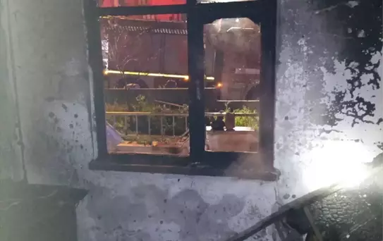 Altıeylül'de Zemin Kat Yangını