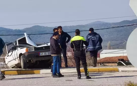 Sındırgı'da trafik kazası: 1 ölü, 2 yaralı