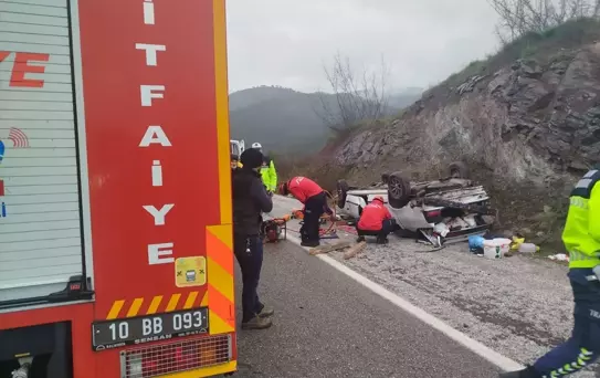 Dursunbey'de Otomobil Devrildi: 4 Yaralı