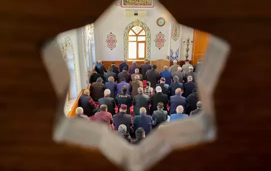 Balıkesir'de Ramazan'ın İlk Cuma Namazı