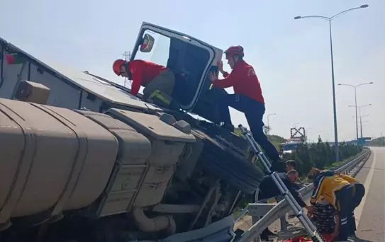 Susurluk'ta Tır Devrildi: Bir Yaralı