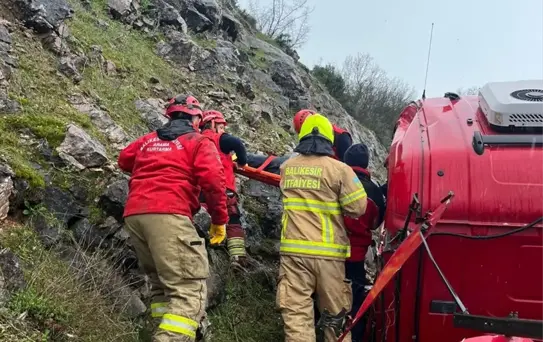 Susurluk'ta Tır Devrildi, Bir Yaralı