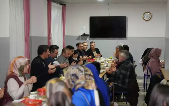 Başkan Demirbaş Öğrencilerle İftarda Buluştu