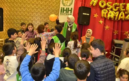 Dünya Yetimler Günü'nde İftar Programı