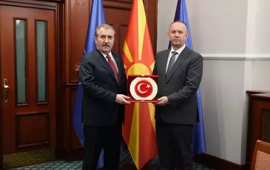 Destici'nin Makedonya Ziyareti