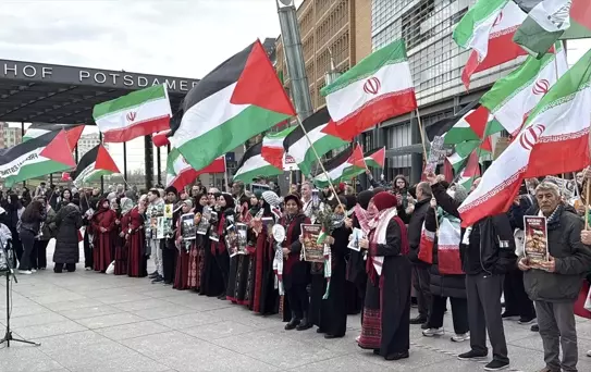 Berlin'de Filistin'e destek gösterisi yapıldı