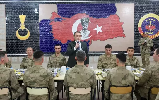 Vali Sözer, Jandarmalarla İftarda Buluştu