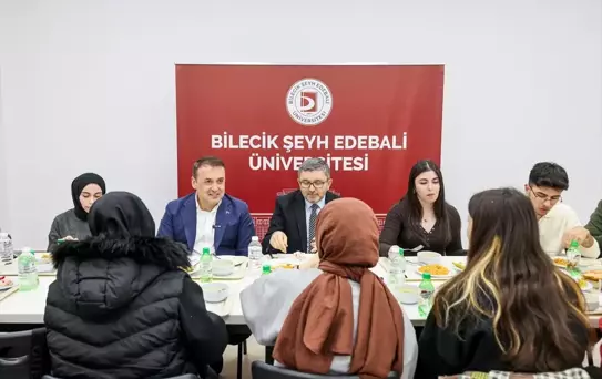 Vali Sözer, BŞEÜ Öğrencileriyle İftarda Buluştu