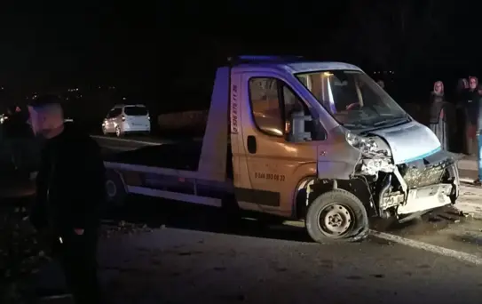 Bingöl'de Ticari Araç Kazası: 2 Yaralı