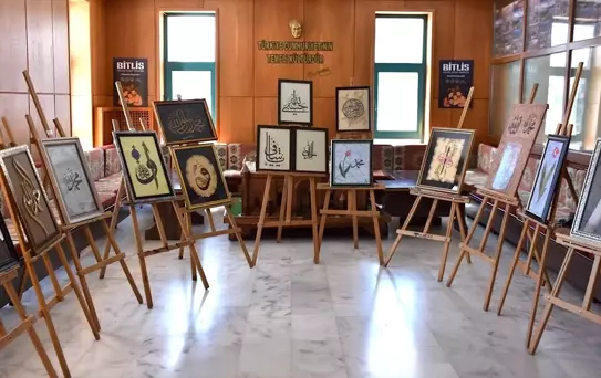 Bitlis'te Ebru ve Hat Sergisi Açıldı