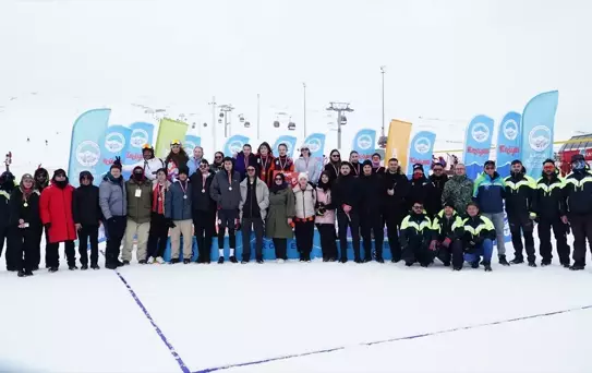 Erciyes'te Kar Voleybolu Turnuvası Düzenlendi