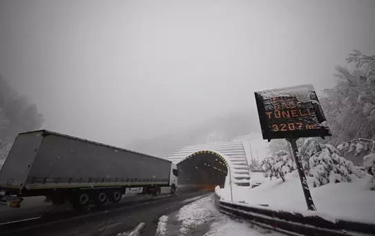 Bolu Dağı'nda Kar ve Sis Etkili