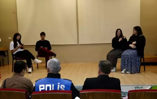 Tiyatro 'Boş Sandalye' ile Suça Dikkat!