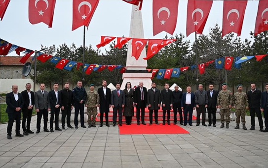 Bosna Hersek ve Kosova'da 18 Mart Şehitleri Anma Günü için tören düzenlendi