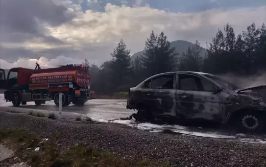 Bucak'ta Otomobil Yangını