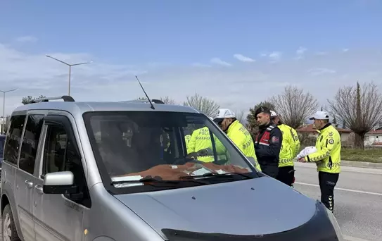 Burdur Valisi Bayramda Personelle Bir Araya Geldi