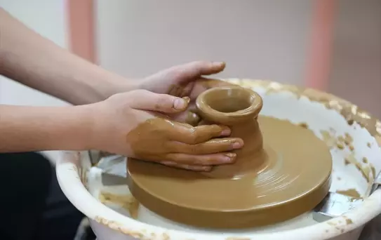 Bursa'da Öğrenciler Çömlek Yaparak Geleneksel Sanatları Yaşatıyor