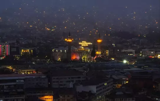Ulu Cami'de Ramazan Mahyası