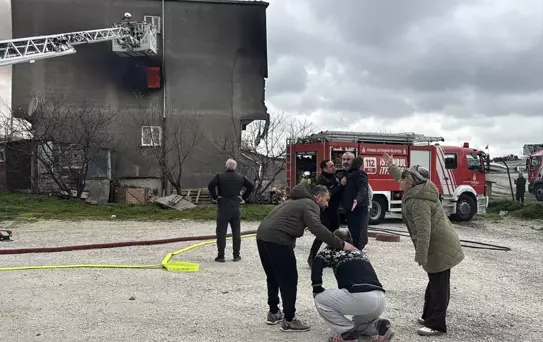 Büyükçekmece'de Yangın, 6 Kişi Kurtarıldı