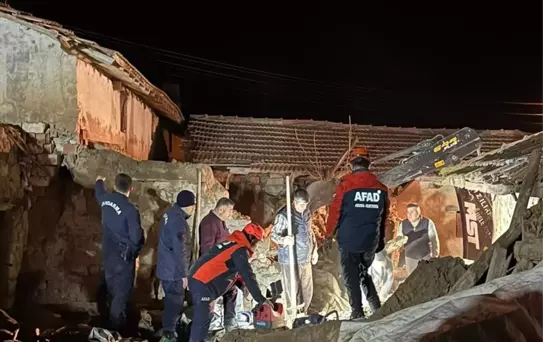 Kızılırmak'ta Ahır Çöktü: 5 Hayvan Öldü