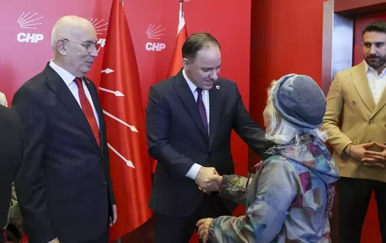 CHP, Bayramda Siyasi Partileri Ağırladı