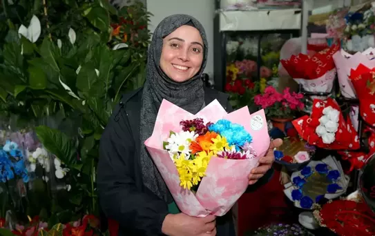 Kars ve Ardahan'da Soğuğa Rağmen Çiçekci Yoğunluğu