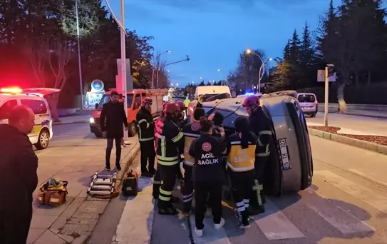 Çorum'da Trafik Kazası: 2 Yaralı