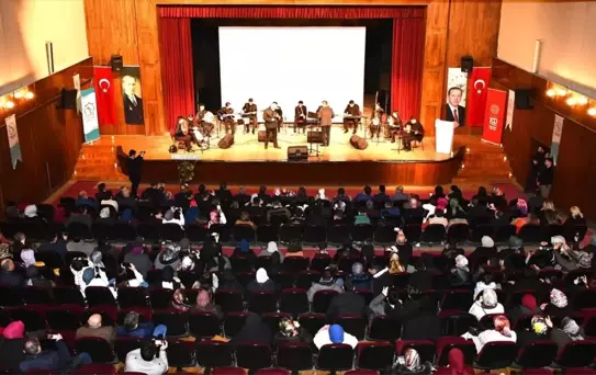 Çorum'da musiki sınıfı öğrencileri 'Maarifin Kalbinde Ramazan' programında konser verdi