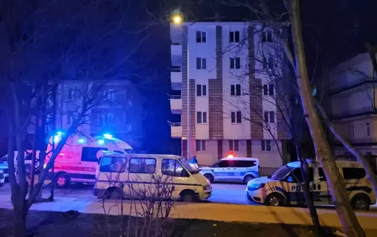 Şizofreni Hastası Annesini ve Anneannesini Rehin Aldı