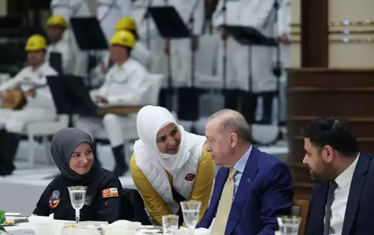 Cumhurbaşkanı Erdoğan, 'Emek Sofrası Buluşması' iftar programında konuştu Açıklaması