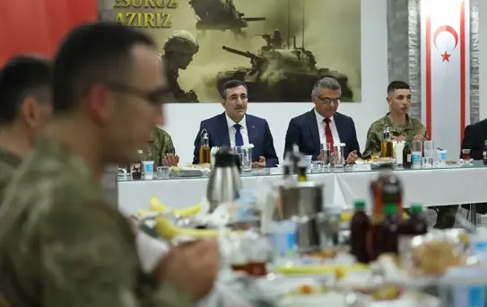 Cumhurbaşkanı Yardımcısı Yılmaz, KKTC'de Mehmetçikle iftar yaptı Açıklaması