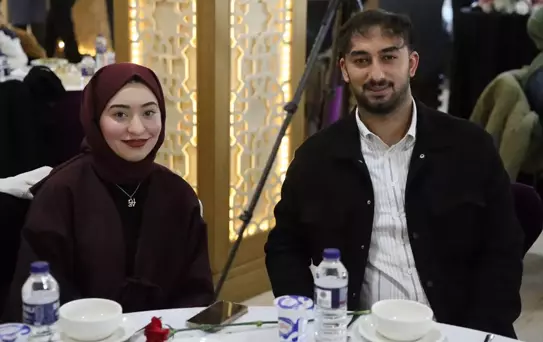 Diyarbakır'da Aile ve Gençlik Fonu'ndan yararlanan çiftler iftarda buluştu