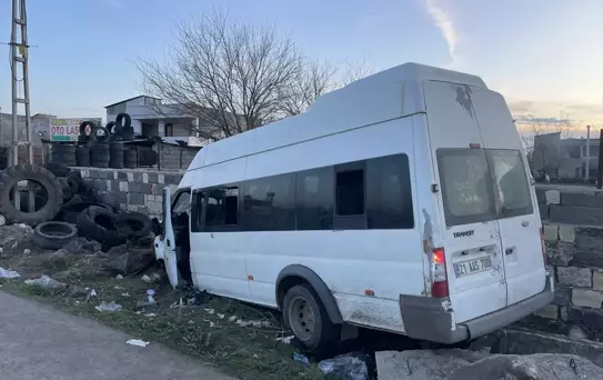 Diyarbakır'da Minibüs Kazası: 10 Yaralı