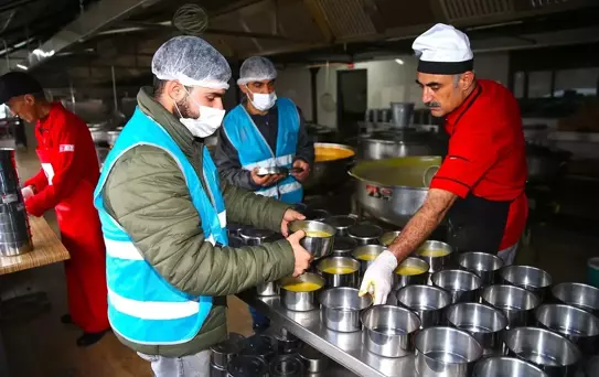 Diyarbakır'da Hükümlüler İftara Yemek Hazırlıyor
