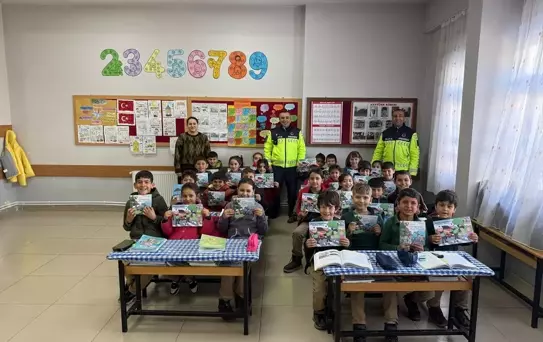 Doğanşehir'de jandarmadan öğrencilere trafik semineri