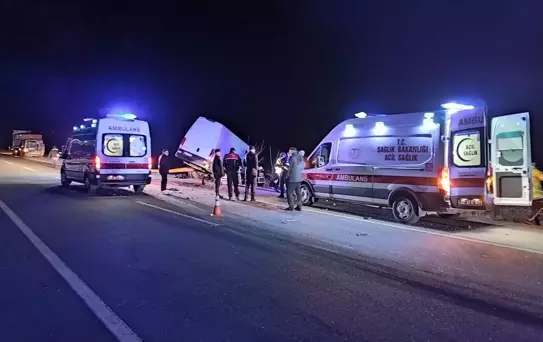 Edirne'de Trafik Kazası: 2 Ölü, 1 Yaralı