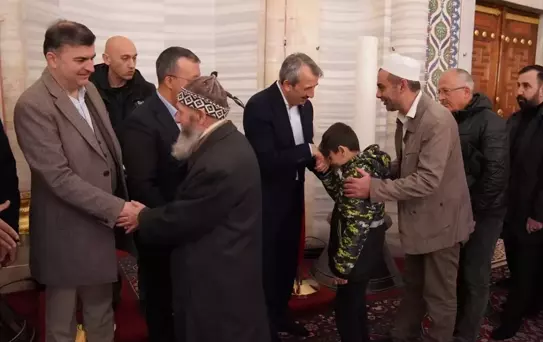 Vali Sezer Bayramda Vatandaşlarla Bir Araya Geldi