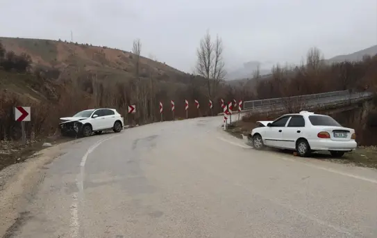 Baskil'de Trafik Kazası: 9 Yaralı