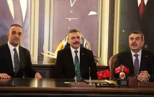 Erzurum'da 'Ahde Vefa İftarı ve Bayramlaşma Programı' düzenlendi