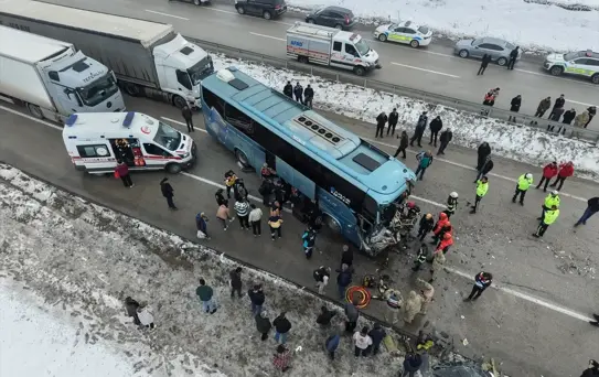 Aşkale'de Zincirleme Kaza: 1 Ölü, 4 Yaralı