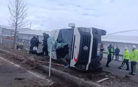 Erzurum'da Kamyon ve Minibüs Çarpıştı