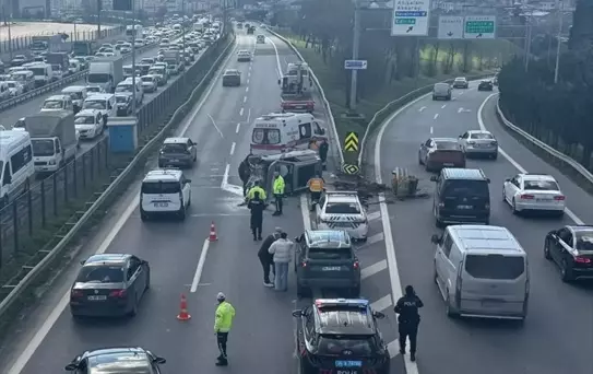 Esenler'de Kaza: Sürücü Yaralandı