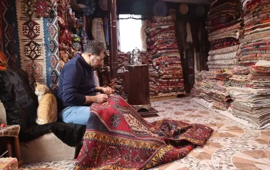 Kültürel Dönüşüm: Halı Onarıcı Süleyman Akbaş