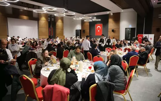 Eskişehir Valisi Yılmaz, şehit yakınları ve gazilerle iftar yaptı