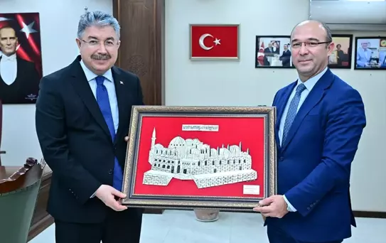 Eskişehir Valisi Yılmaz, Seyitgazi'yi ziyaret etti