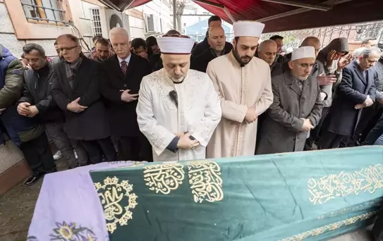 Fatih'te Patlama Kurbanı Semra Urunca Son Yolculuğuna Uğurlandı