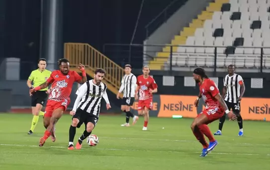 Manisa FK, SMS Grup Sarıyer'i 3-0 Yendi