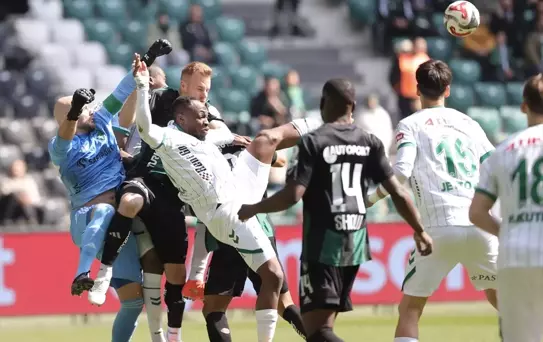 Kocaelispor - Konyaspor Maçı 0-0 Berabere Bitti