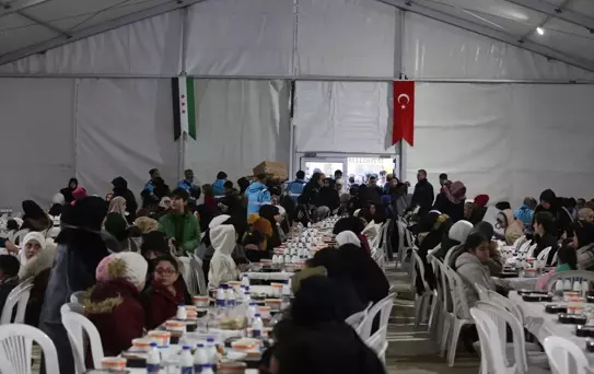 Gaziantep'te Bin Yetimle İftar Düzenlendi